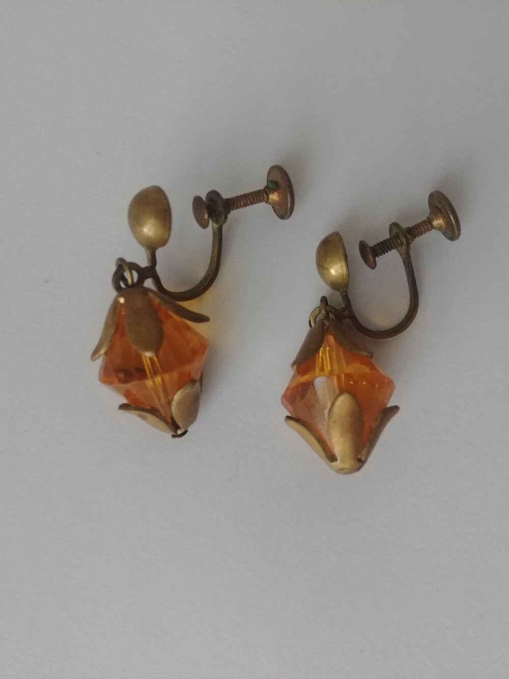 Vintage bronze tone and citrine amber shade dangle clip on screwback earrings